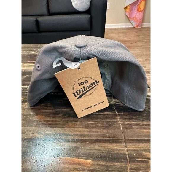 NWT Wilson Cap Gray White Lettering Snapback Hat - Picture 2 of 6